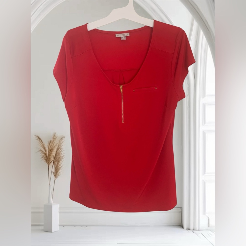 Roz & Ali Red Blouse with Gold Zipper M